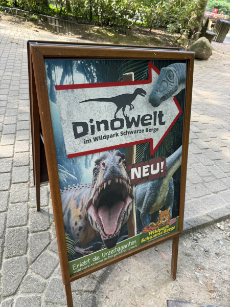 Dinowelt im Wildpark Schwarze Berge – Urzeit hautnah erleben
