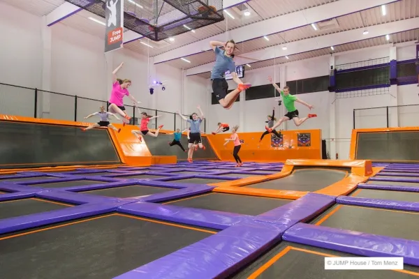 Ferienspaß im JUMP House