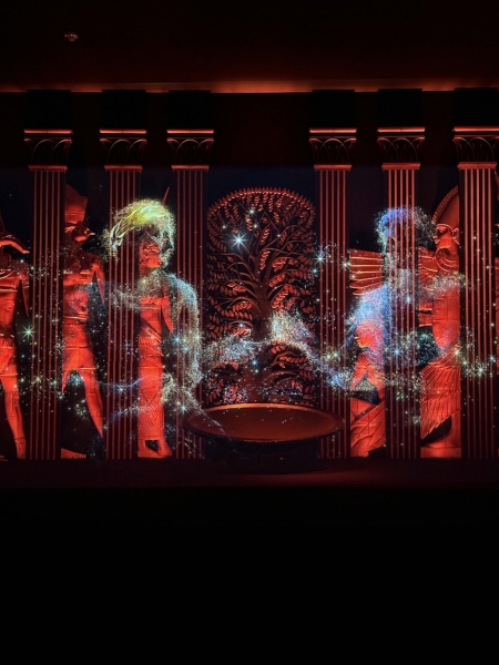 Zeitreise ins Alte Ägypten: Kleopatra-Show mit Hologrammen
