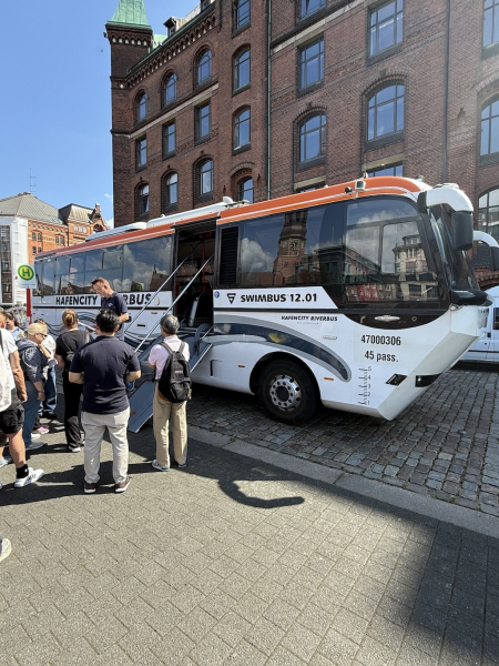 Stadtkreuzfahrt mit dem HafenCity RiverBus Hamburg