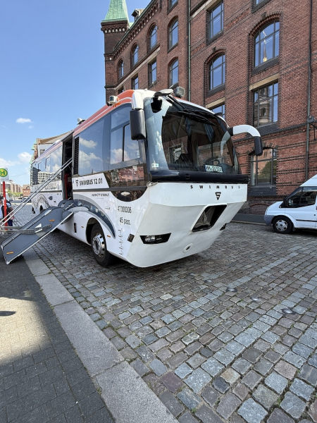 Stadtkreuzfahrt mit dem HafenCity RiverBus Hamburg