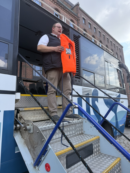 Stadtkreuzfahrt mit dem HafenCity RiverBus Hamburg